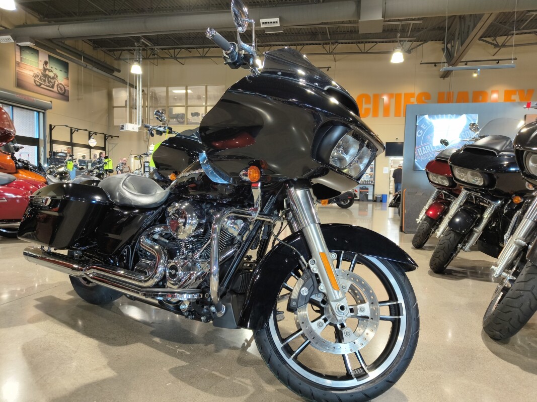 2017 Harley-Davidson Road Glide Special Black Denim