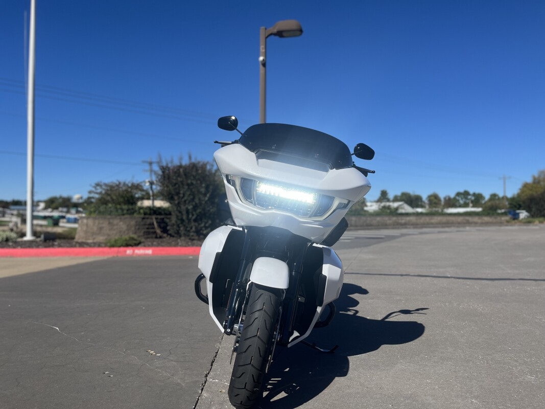 2025 Harley-Davidson Road Glide FLTRX White Onyx Pearl - Photo 8