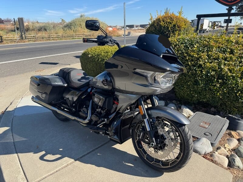 2025 Harley-Davidson CVO Road Glide Raven Fade - Photo 3