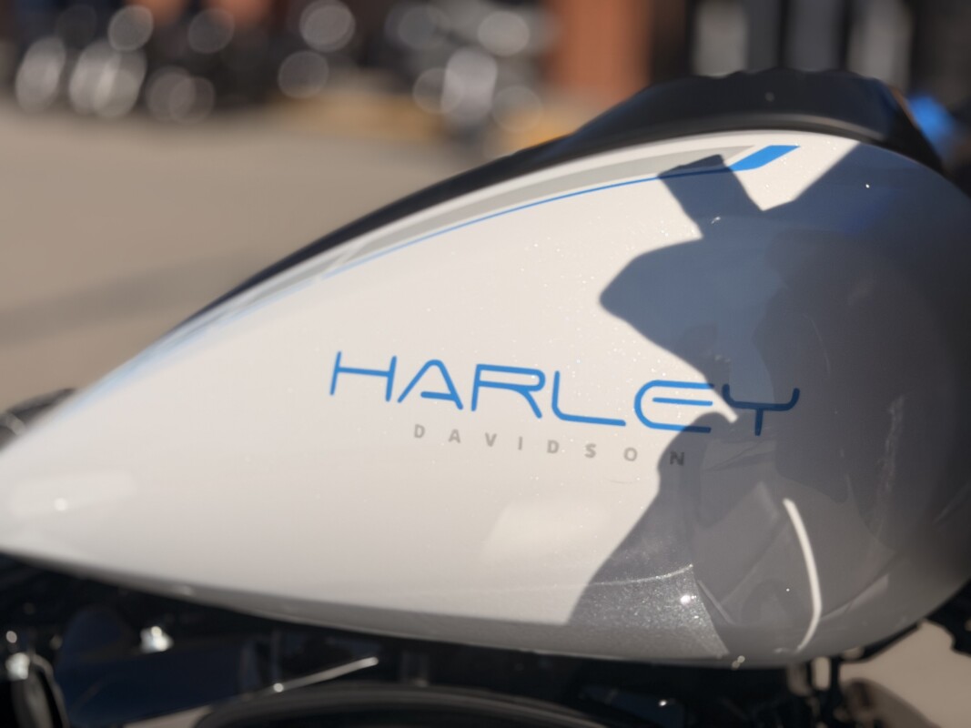 2025 Harley-Davidson Road Glide FLTRX White Onyx Pearl W/ El Roy Pinstriping - Photo 10