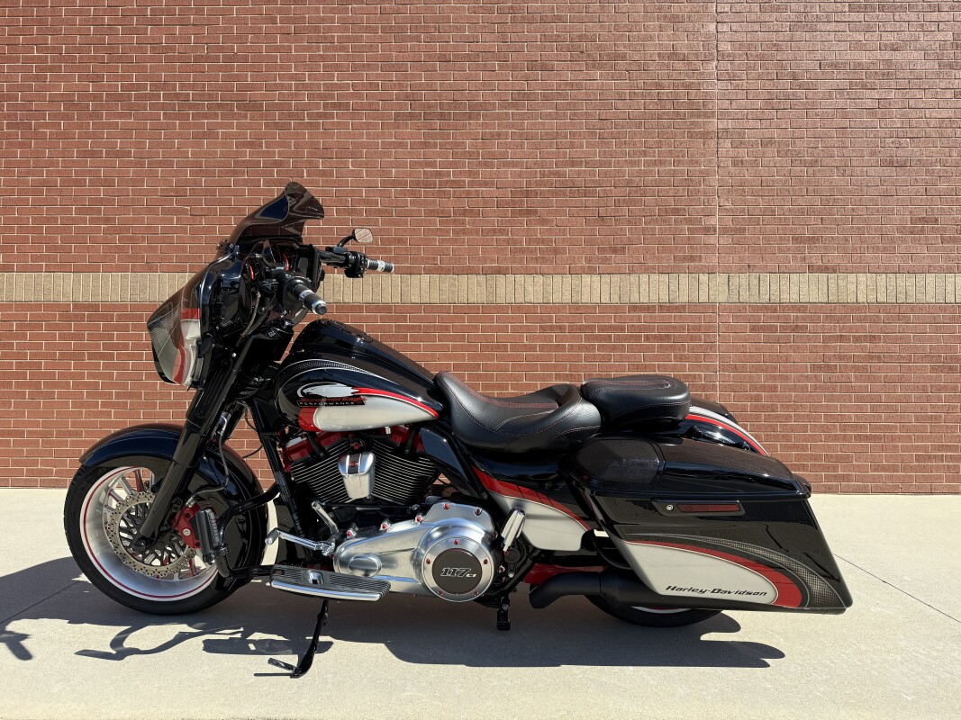 FLHXSE 2020 CVO Street Glide - Photo 8