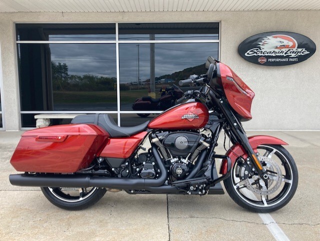 2025 Harley-Davidson Street Glide FLHX Whiskey Firestorm - Black Finish