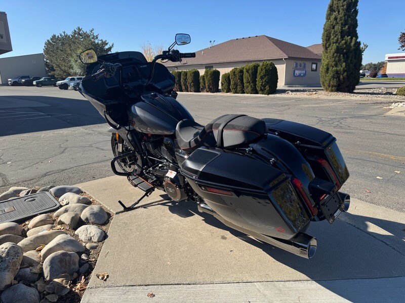 2025 Harley-Davidson CVO Road Glide Raven Fade - Photo 5