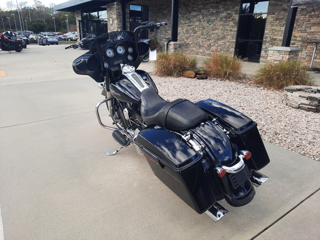 2012 Street Glide 103 - Photo 8
