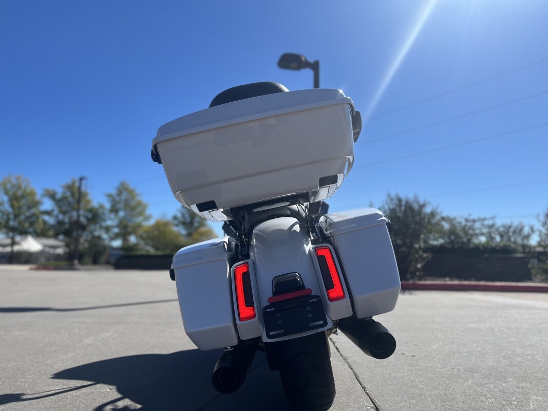 2025 Harley-Davidson Road Glide FLTRX White Onyx Pearl - Photo 4