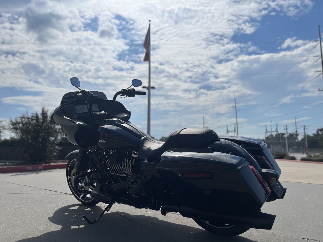 2025 Harley-Davidson Road Glide FLTRX Vivid Black - Photo 3
