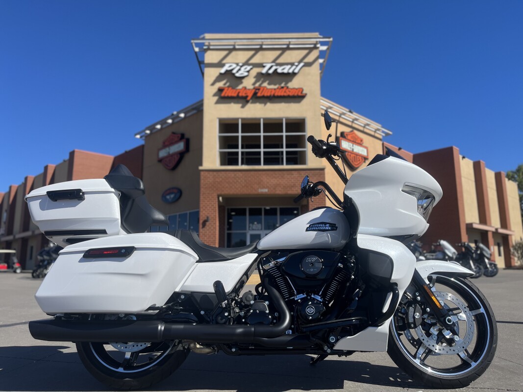 2025 Harley-Davidson Road Glide FLTRX White Onyx Pearl