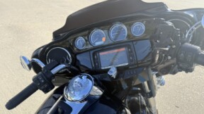 2016 Harley-Davidson® Ultra Limited thumb 1