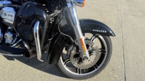 2022 Harley-Davidson® Ultra Limited thumb 2