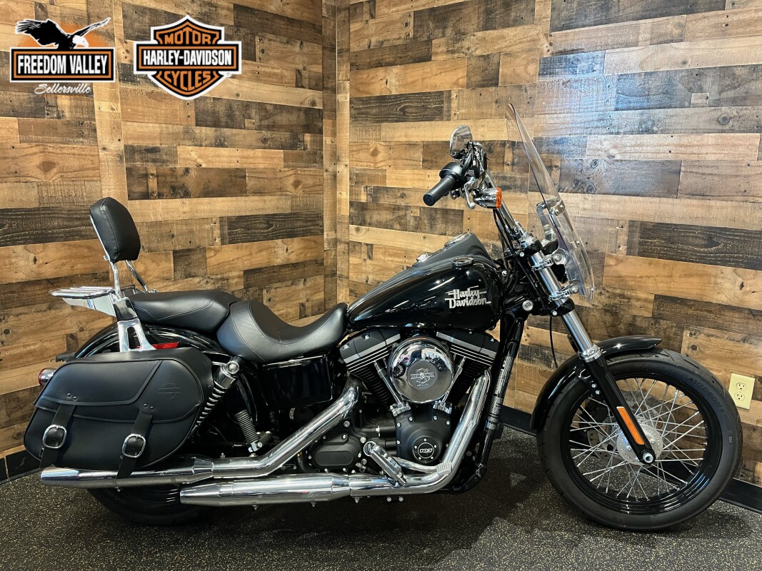 2017 Harley-Davidson Street Bob Vivid Black FXDB103