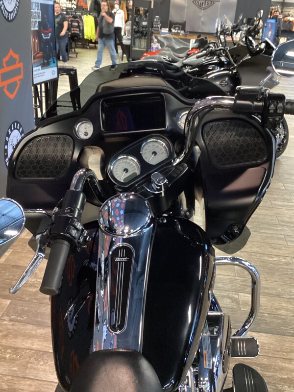 FLTRX 2023 Road Glide - Photo 6