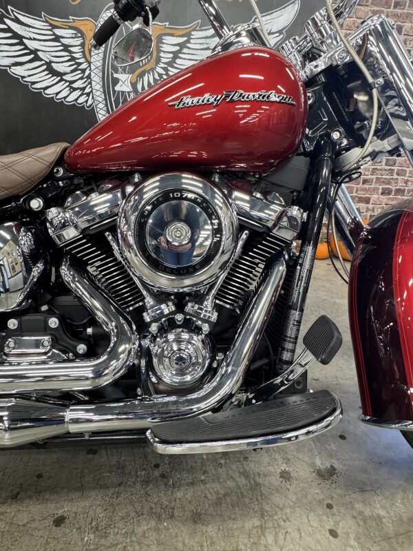 2018 Harley-Davidson Deluxe FLDE - Photo 2