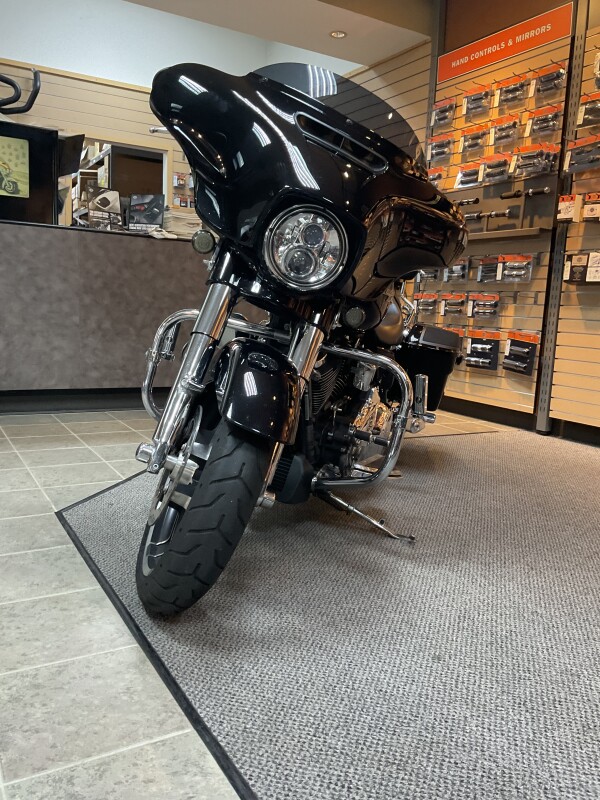 2017 Harley-Davidson® Street Glide® Special Vivid Black