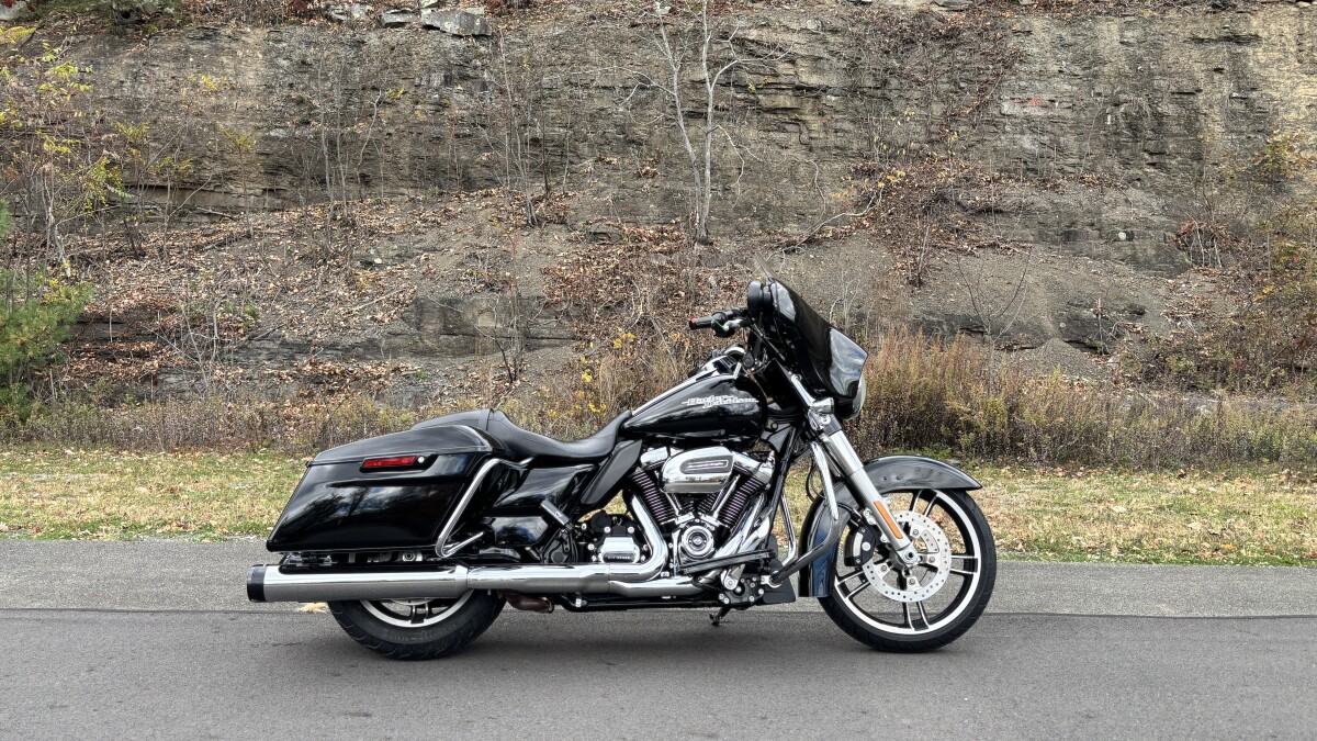 FLHXS 2017 Street Glide Special - Photo 2