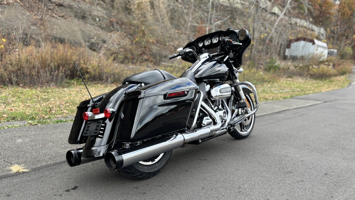 FLHXS 2017 Street Glide Special - Photo 6