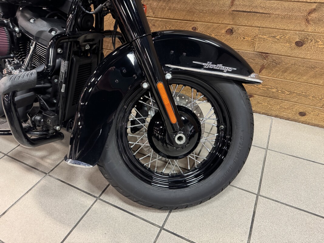 2024 Harley-Davidson Heritage Classic Vivid Black - Black Finish FLHCS - Photo 4