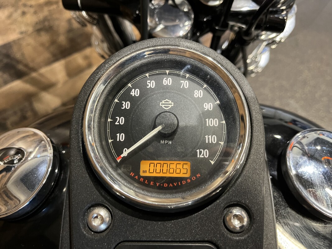2017 Harley-Davidson Street Bob Vivid Black FXDB103 - Photo 9