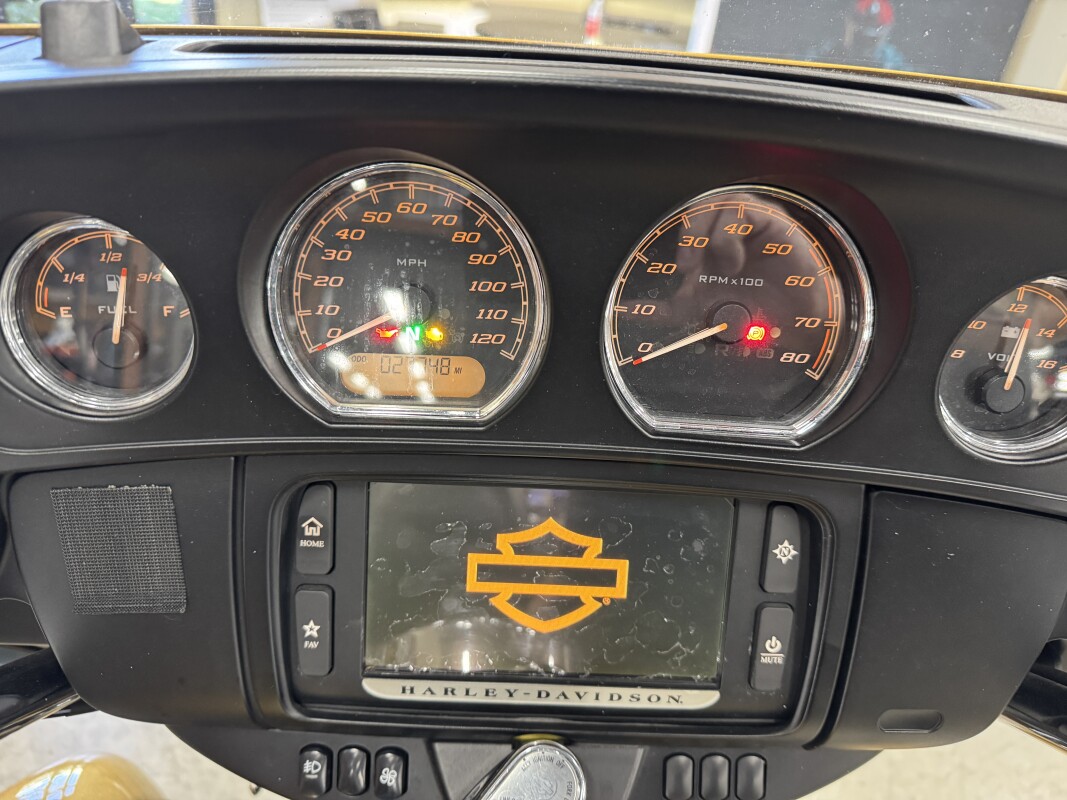 2017 Harley-Davidson Tri Glide Ultra FLHTCUTG - Photo 4