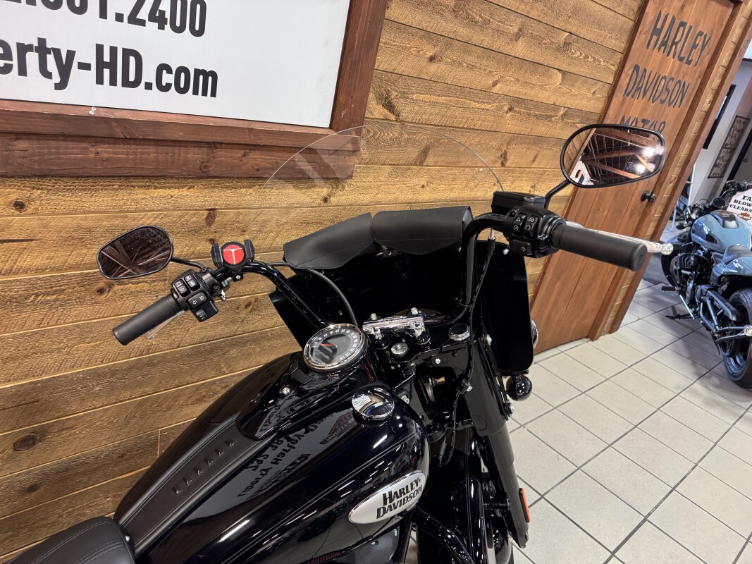 2024 Harley-Davidson Heritage Classic Vivid Black - Black Finish FLHCS - Photo 6