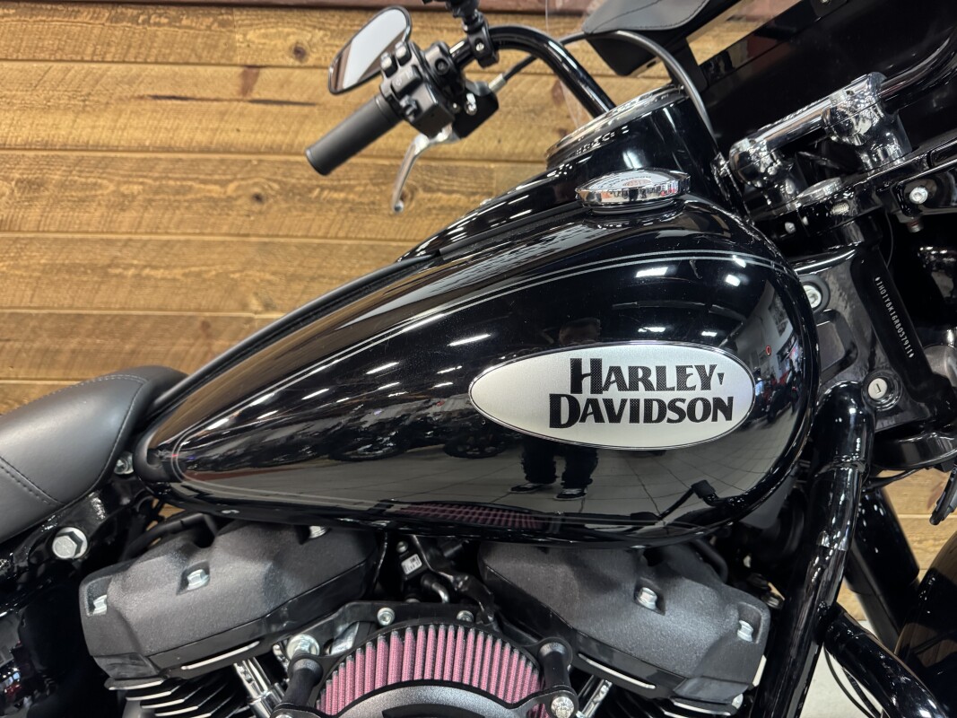 2024 Harley-Davidson Heritage Classic Vivid Black - Black Finish FLHCS - Photo 2