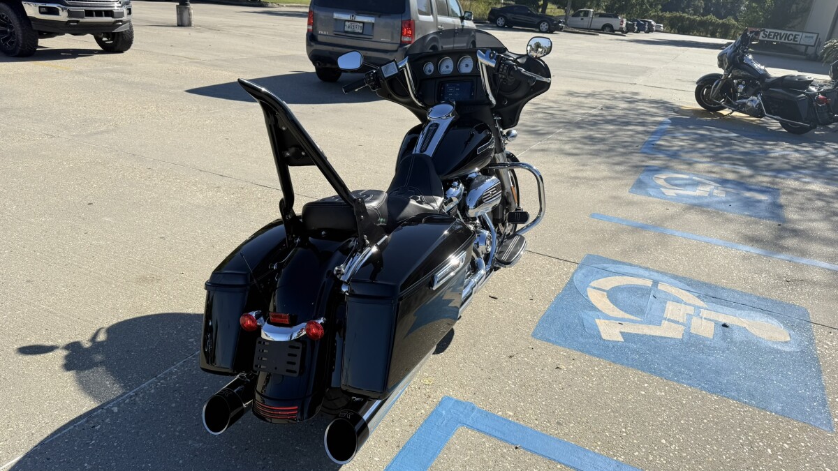 2023 Harley-Davidson Street Glide - Photo 6