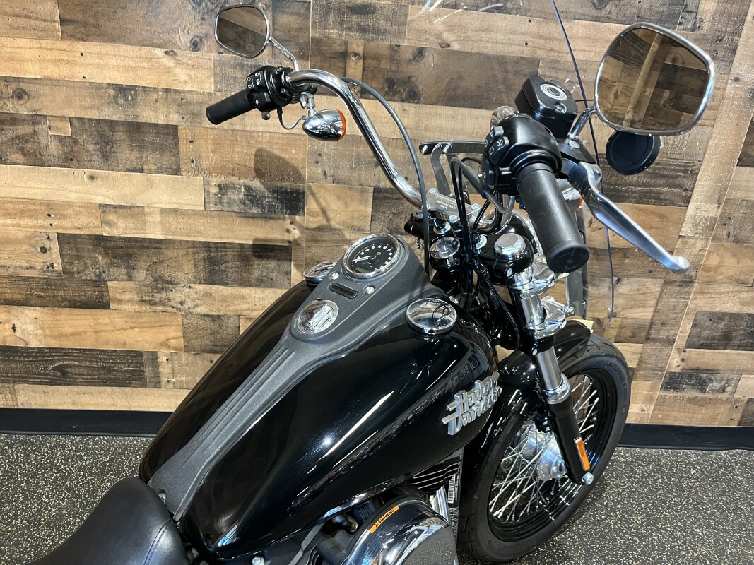 2017 Harley-Davidson Street Bob Vivid Black FXDB103 - Photo 5