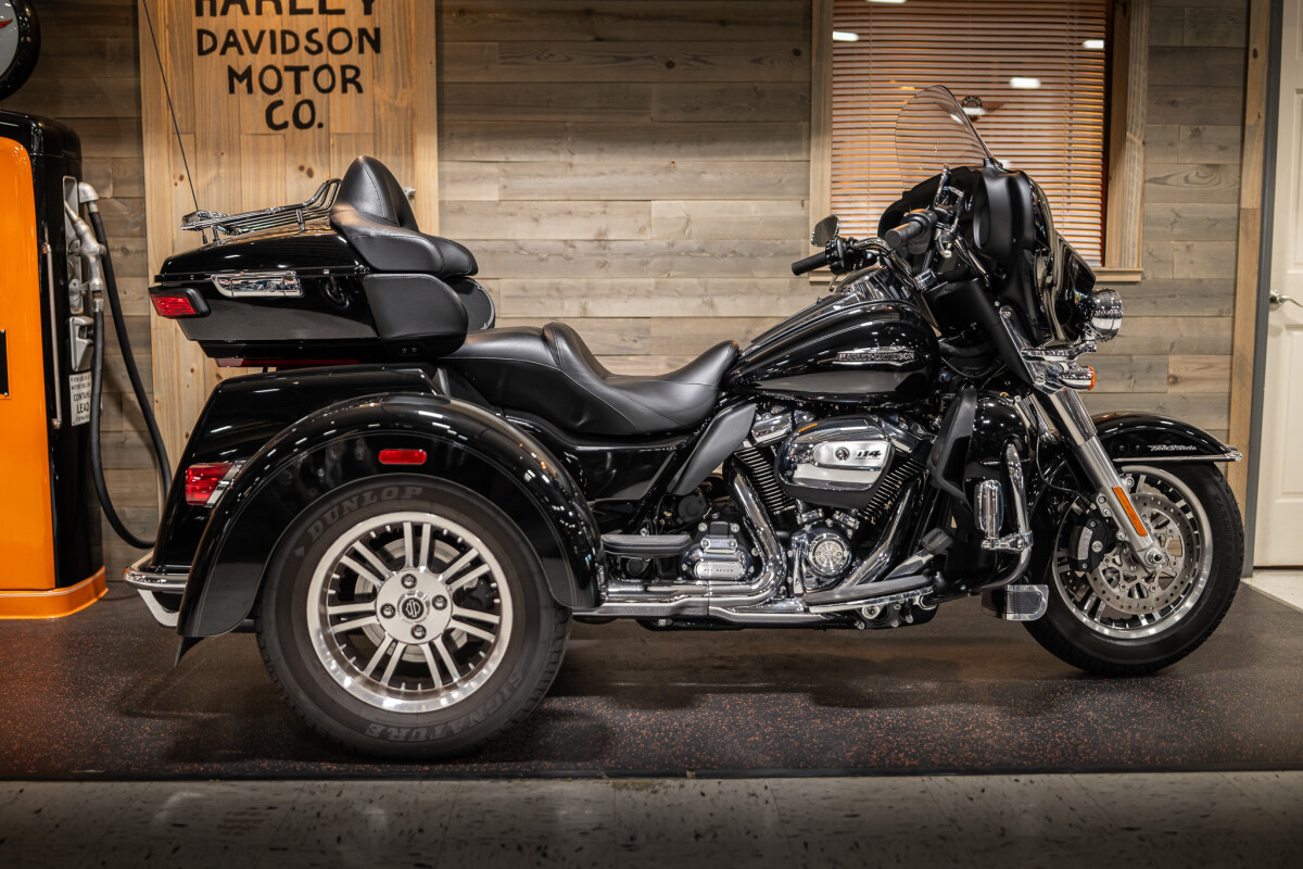 2021 Tri Glide Ultra (FLHTCUTG)