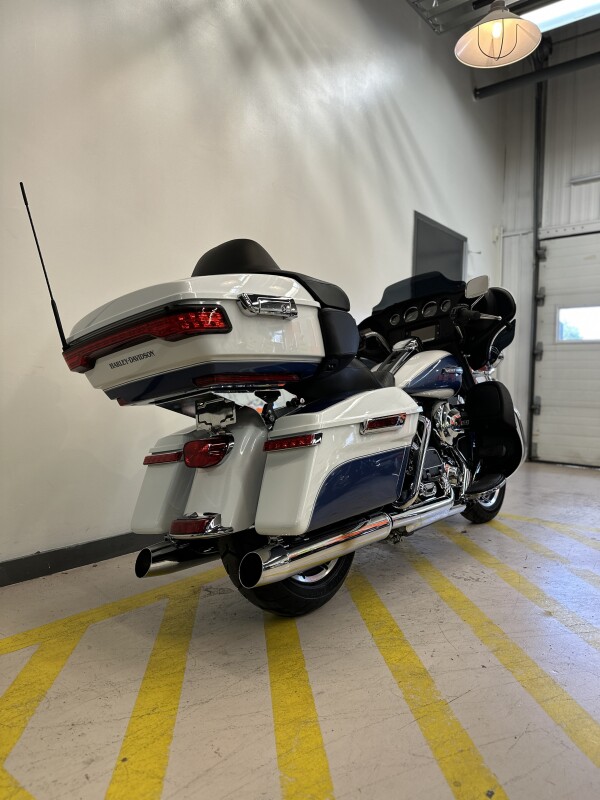 2015 Harley-Davidson Electra Glide Ultra Classic Two-Tone White Hot Pearl/Blue Hot Pearl - Photo 6