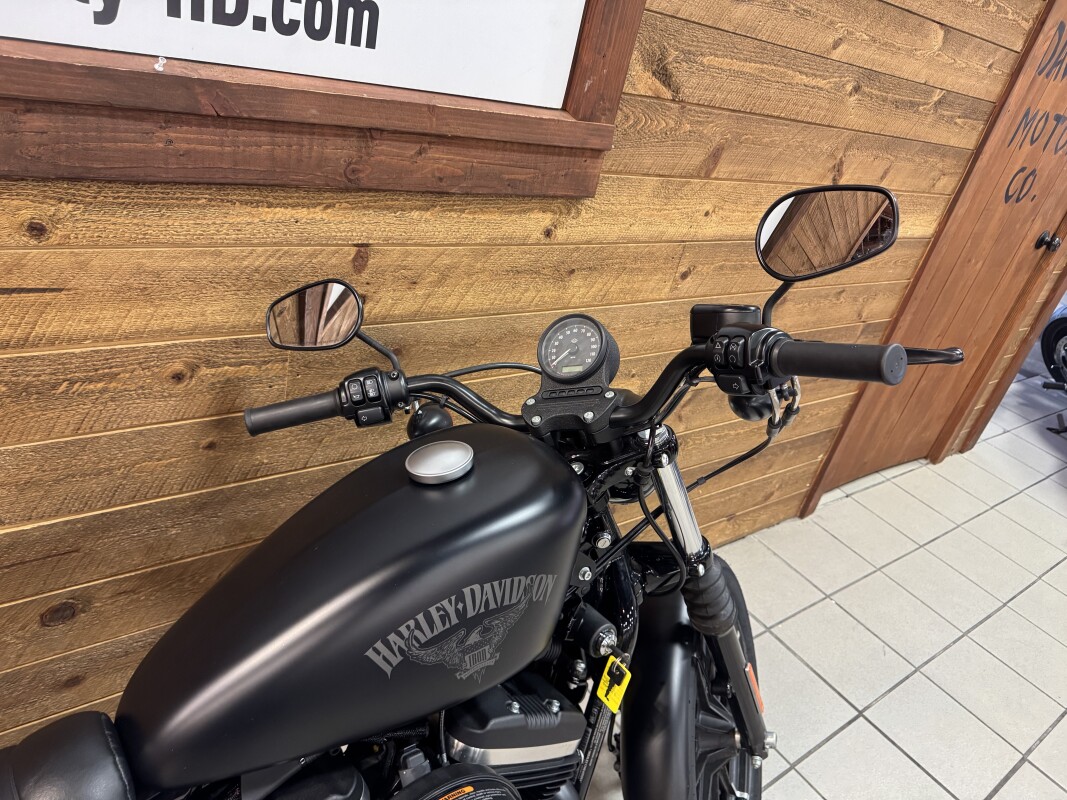2017 Harley-Davidson Iron 883 Black Denim XL883N - Photo 6