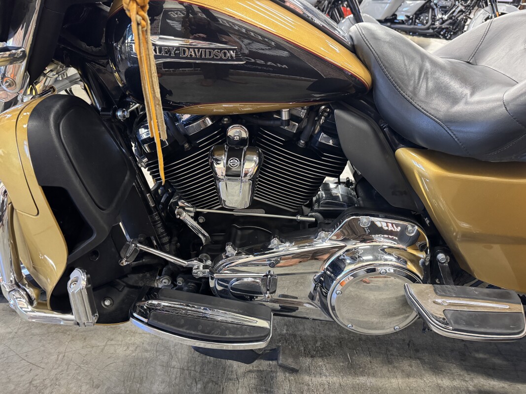 2017 Harley-Davidson Tri Glide Ultra FLHTCUTG - Photo 9