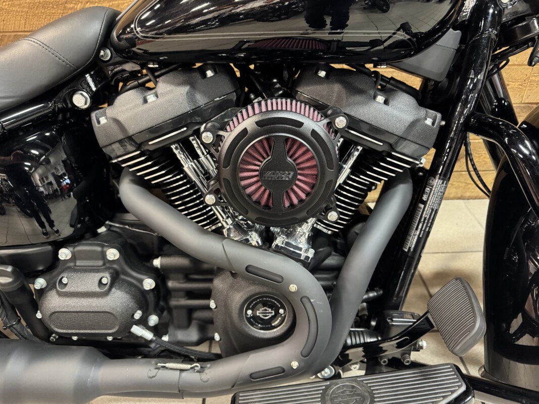2024 Harley-Davidson Heritage Classic Vivid Black - Black Finish FLHCS - Photo 3