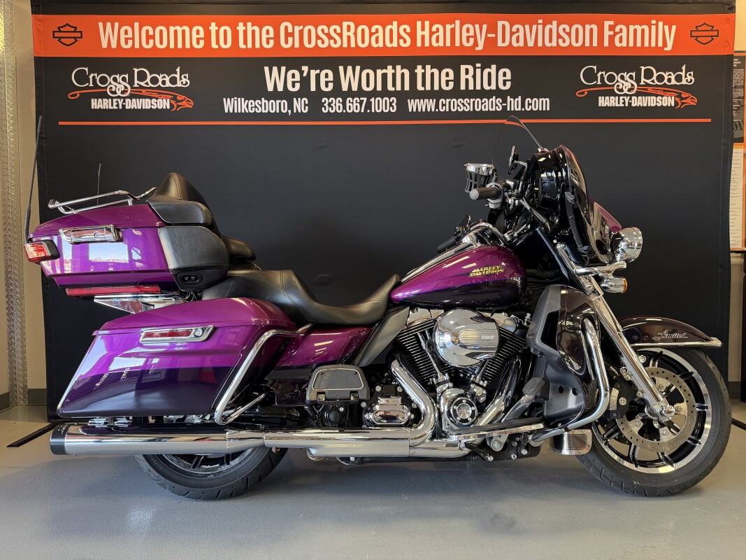 2025 Harley-Davidson® Road Glide® Whiskey Firestorm - Black Finish