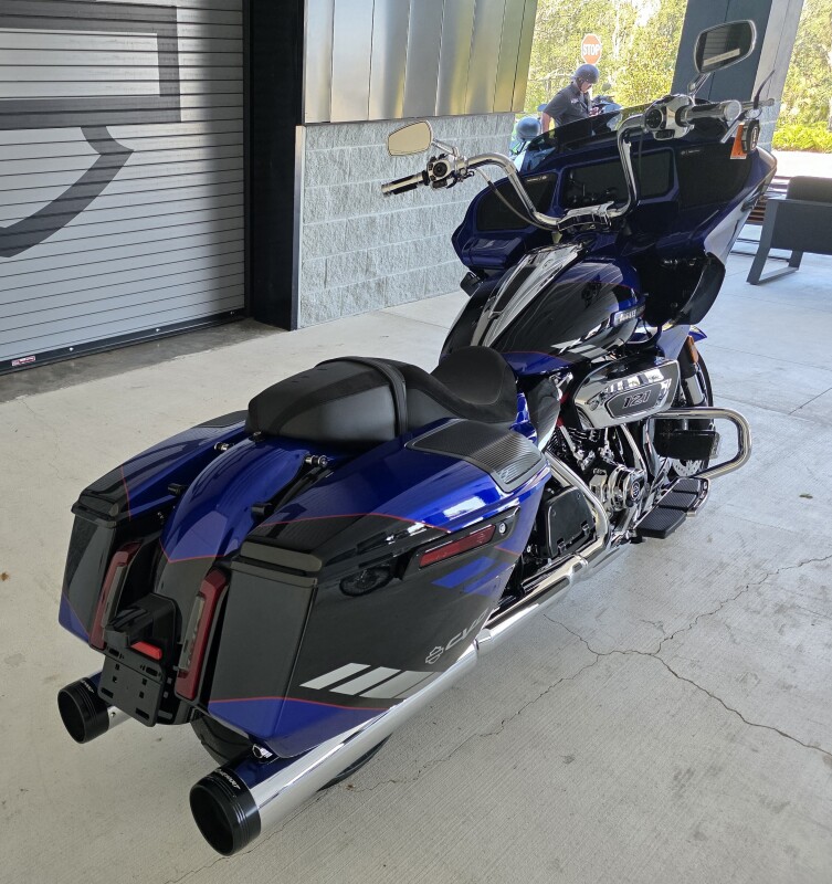 2025 Harley-Davidson CVO Road Glide ST - Photo 6