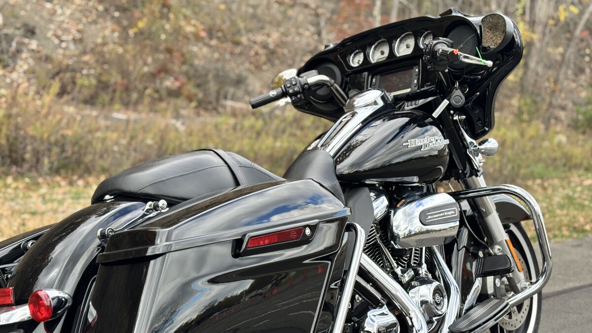 FLHXS 2017 Street Glide Special - Photo 7