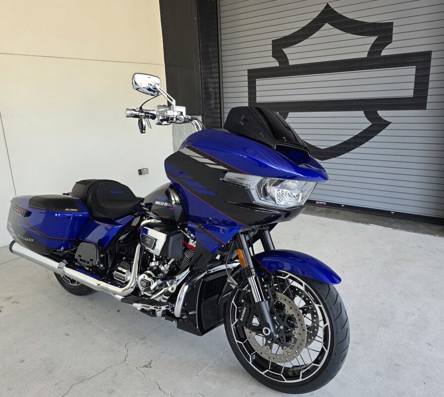 2025 Harley-Davidson CVO Road Glide ST - Photo 2