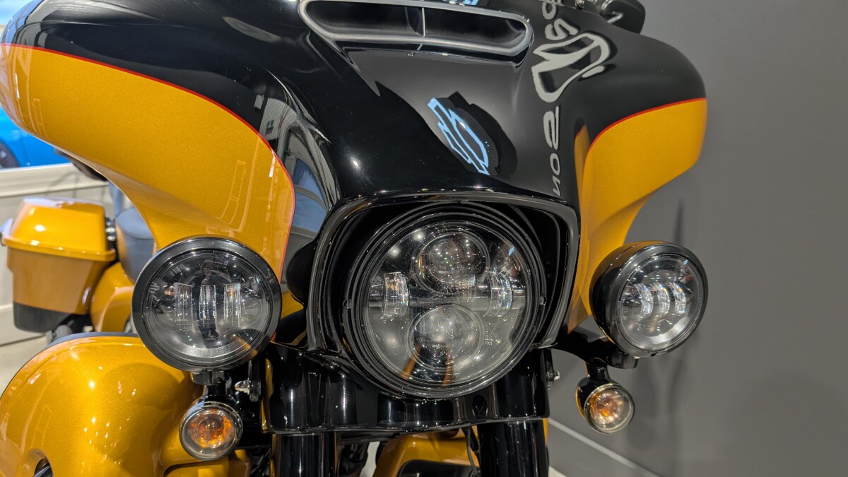 2023 Harley-Davidson Ultra Limited Prospect Gold/Vivid Black - Black Finish - Photo 5