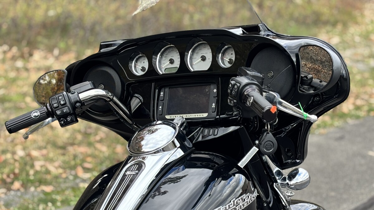 FLHXS 2017 Street Glide Special - Photo 8