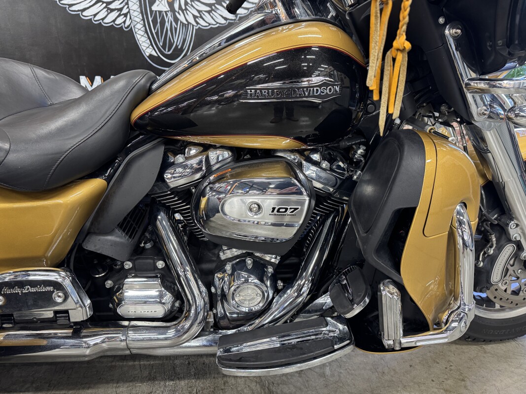 2017 Harley-Davidson Tri Glide Ultra FLHTCUTG - Photo 2