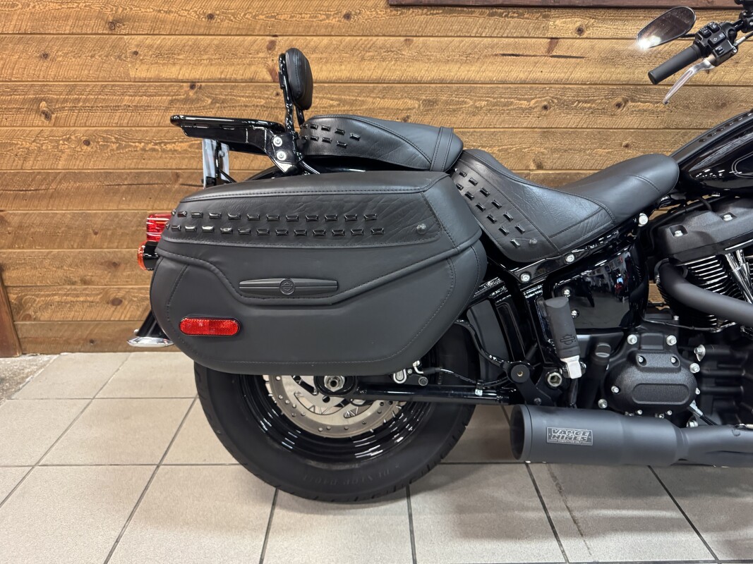 2024 Harley-Davidson Heritage Classic Vivid Black - Black Finish FLHCS - Photo 5