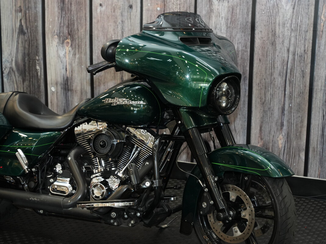 2015 Harley-Davidson Street Glide Special, photo 15