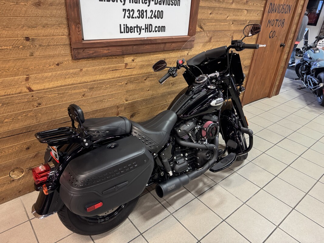 2024 Harley-Davidson Heritage Classic Vivid Black - Black Finish FLHCS - Photo 8