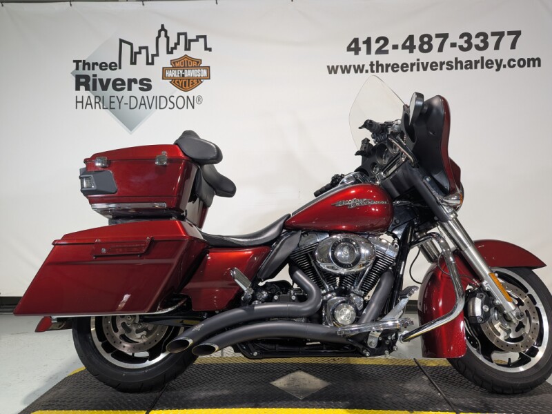 2009 Harley-Davidson® Street Glide® Red Hot Sunglo