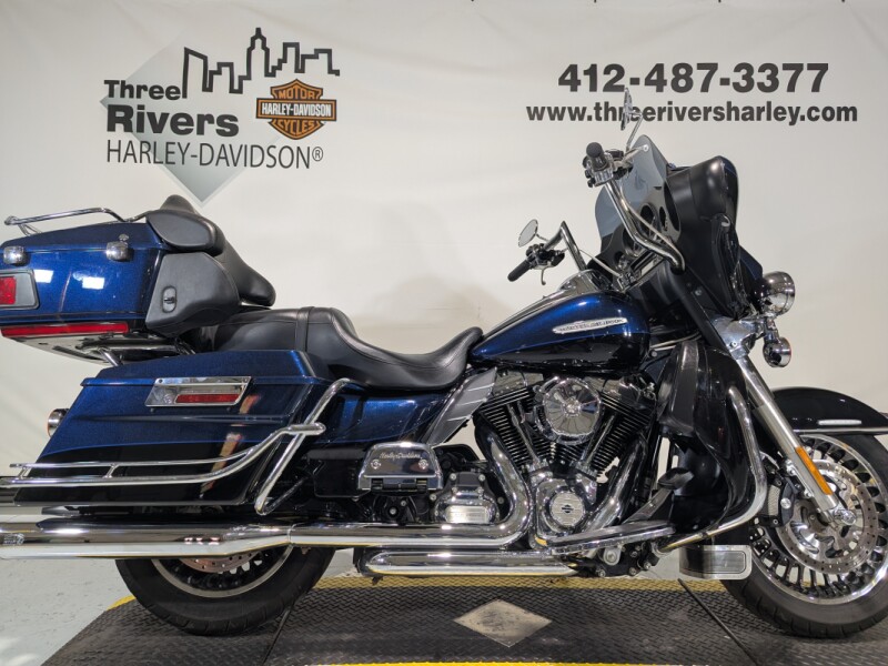 2012 Harley-Davidson® Electra Glide® Ultra Limited Big Blue Pearl/Vivid Black