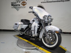 2008 Harley-Davidson® Electra Glide® Ultra Classic® White Gold Pearl thumb 2