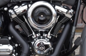 2025 Harley-Davidson® Heritage Classic FLHC thumb 3