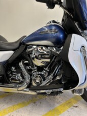 2015 Harley-Davidson® Electra Glide® Ultra Classic™ Two-Tone White Hot Pearl/Blue Hot Pearl thumb 1