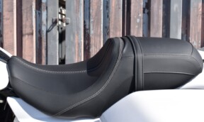 2025 Harley-Davidson® Road Glide® FLTRX thumb 2