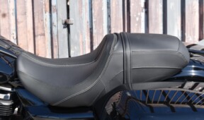 2025 Harley-Davidson® Street Glide® FLHX thumb 2