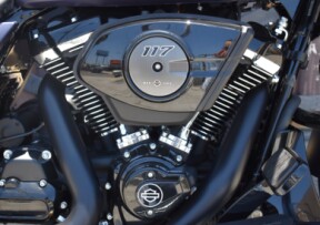 2025 Harley-Davidson® Road Glide® FLTRX thumb 3