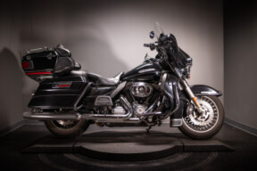 2013 Electra Glide® Ultra Limited (FLHTK) thumb 3